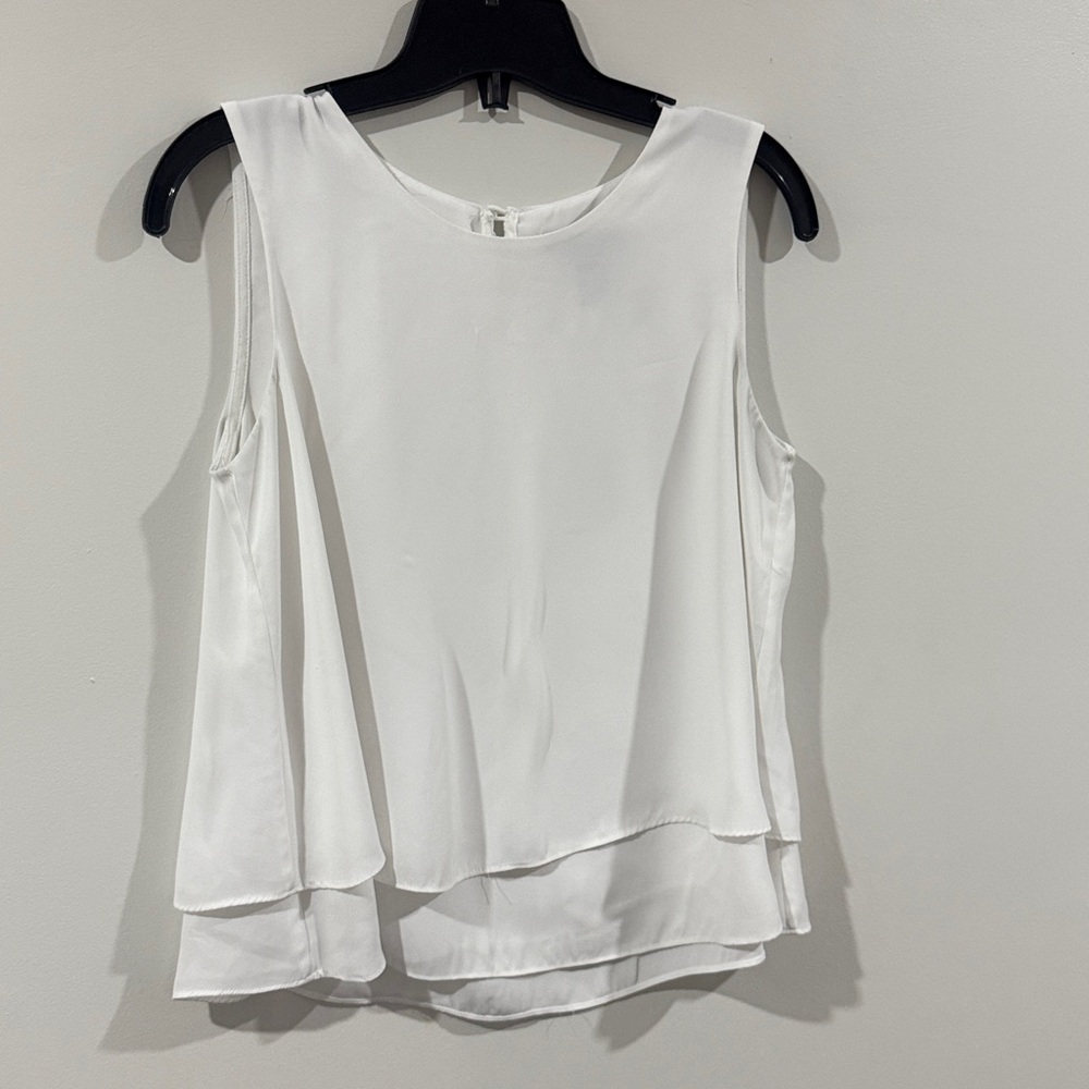 White House Black Market Women's Cream Sleeveless Blouse